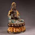 Avalokiteśvara Bodhisattva, Child-Giving Kwan-yin with Cloisonné Enamel Decoration, Seated on Double-Tiered Lotus Pedestal - Image 3