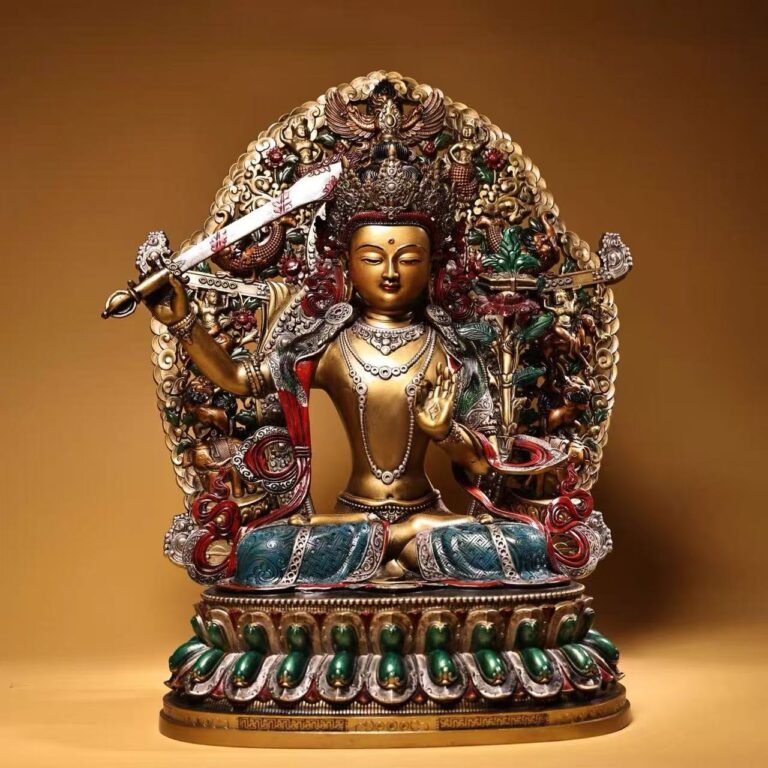 Carved with the six-character imperial inscription Da Qing Qianlong Yu Zhi on the verso, a hallmark of imperial statues crafted during the Qianlong reign of the Qing Dynasty.